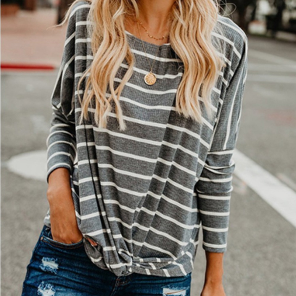 ⚡️ VICI Long Sleep Gray White Striped Top Shirt ~ Size S⚡️
